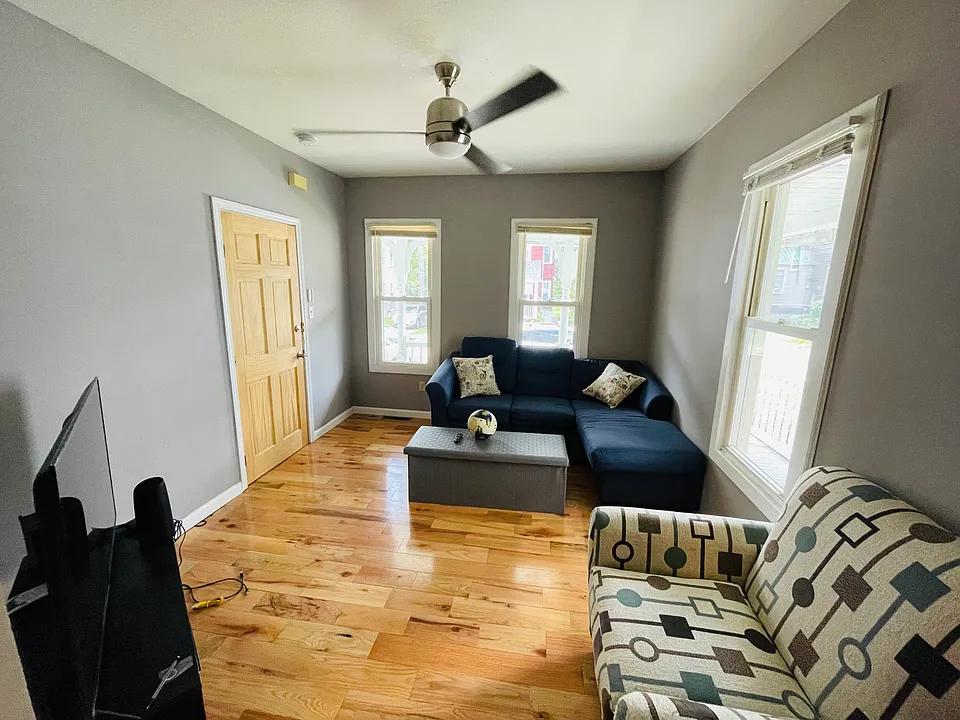 5 Walnut St #1