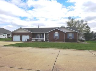 310 Coventry Way, Highland, IL 62249