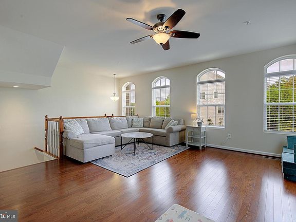 4th image of 1022 Red Clover Rd