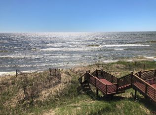 18069 N Shore Dr, Spring Lake, MI 49456