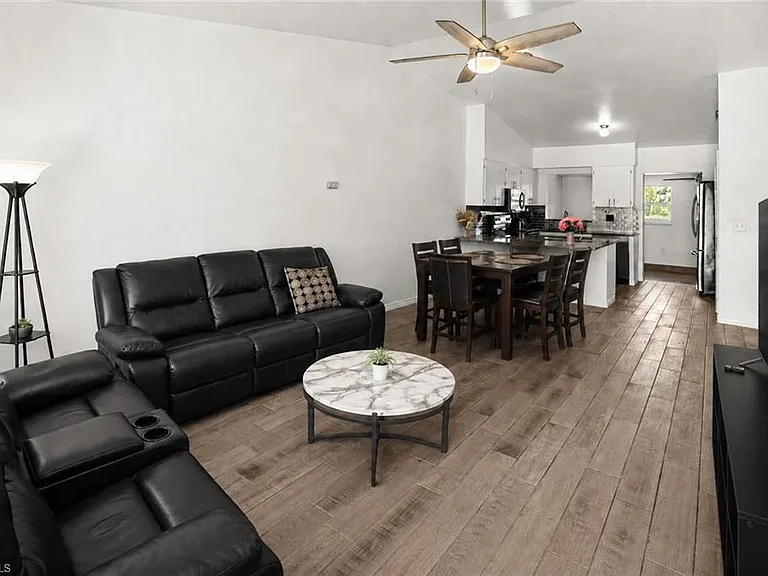 17370 W Carnegie Cir #370 — Photo 2
