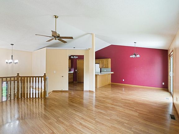 5th image of 1001 5th Ave NW