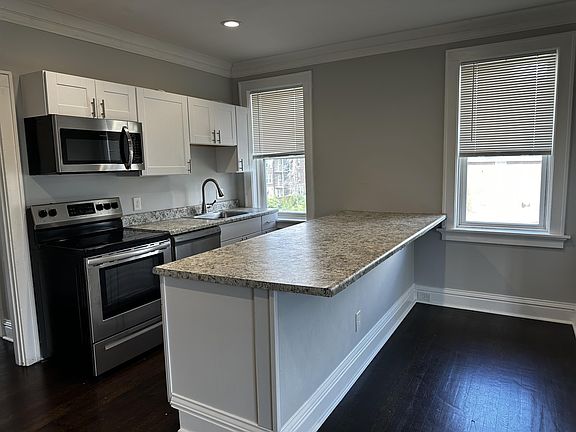3rd image of 5901 Cates Ave #5