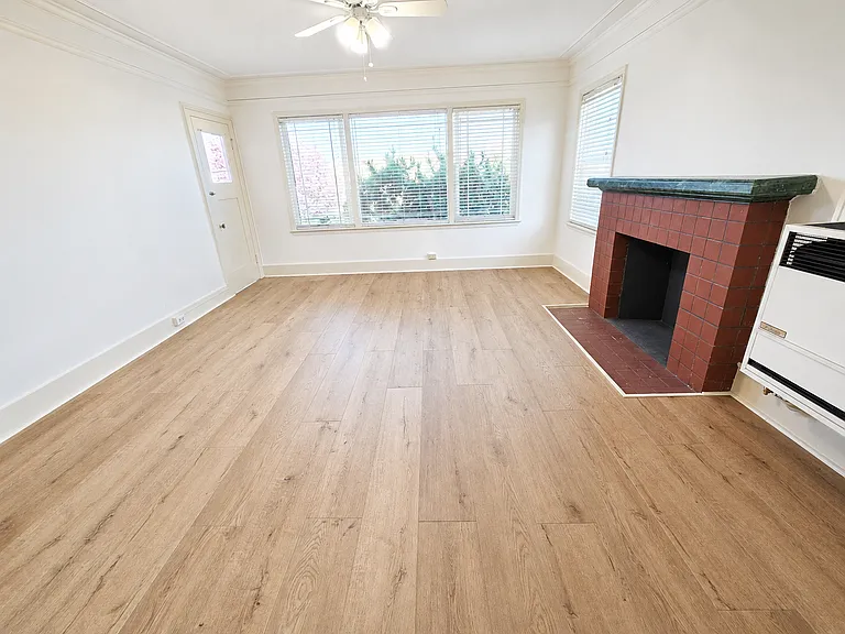 1145 1/2 S Kenmore Ave #1145-1/2 — Photo 6