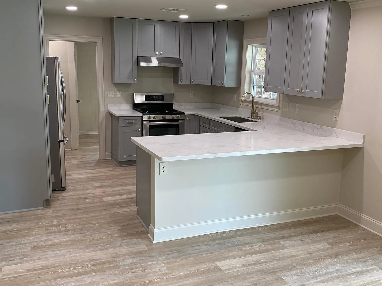 3 bed, 2.5 bath, 1700 sqft, $2,500 — Photo 3