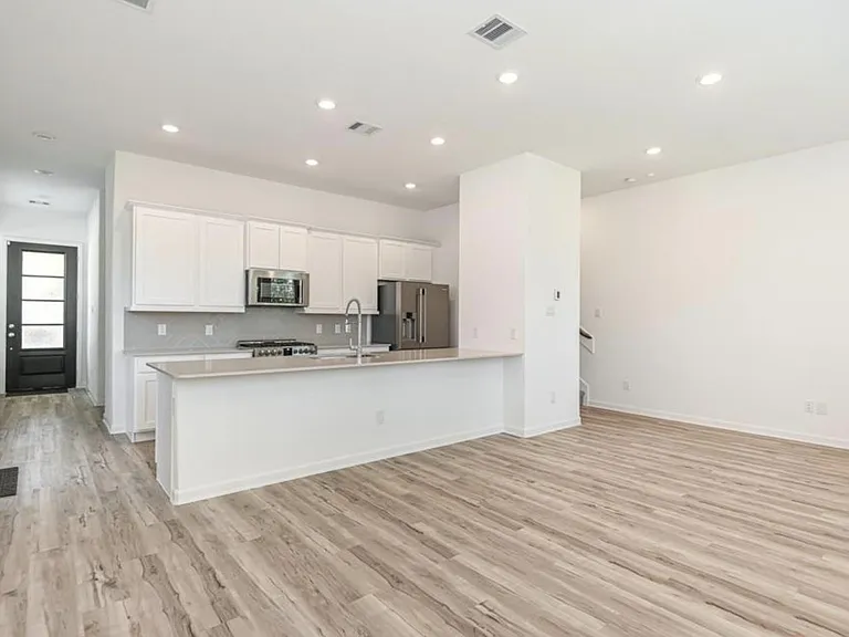 526 Dry Fork Ln — Photo 2