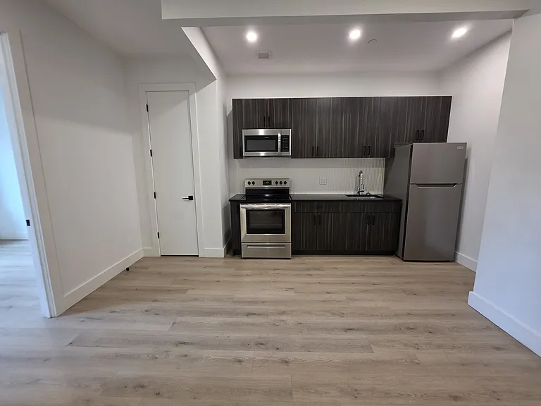 1187 New York Ave #1 — Photo 2
