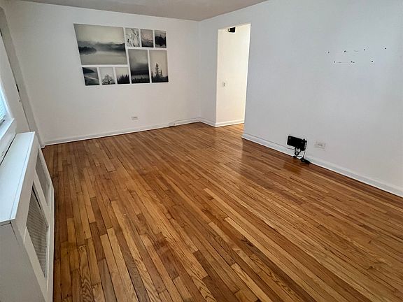 2nd image of 1909 Wood Ave APT D1