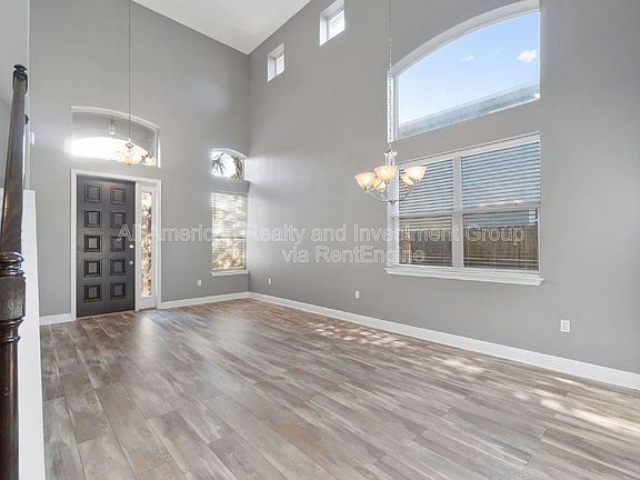 5th image of 377 Miranda Ct