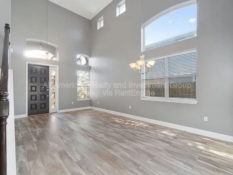 377 Miranda Ct — Photo 5