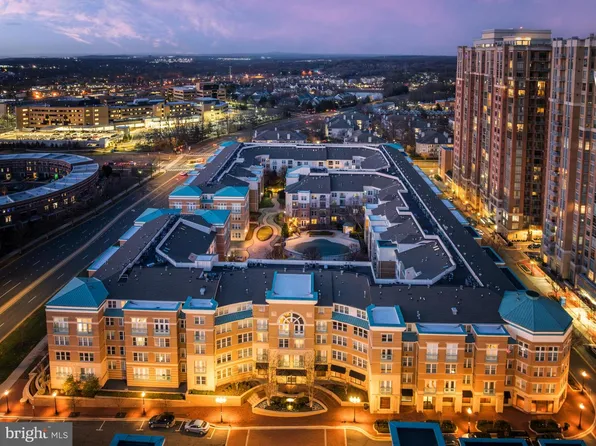 12000 Market St APT 253, Reston, VA 20190