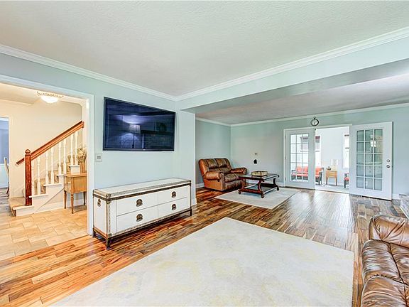 5th image of 8809 E 147th Pl