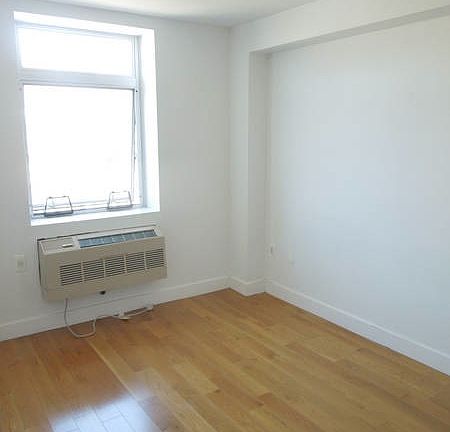 3rd image of 2374 Crescent St