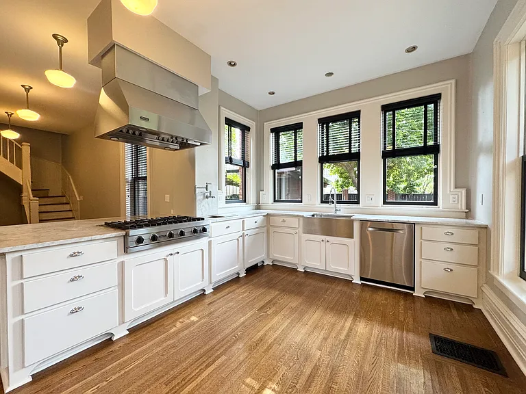 3011 Grand Ave — Photo 14