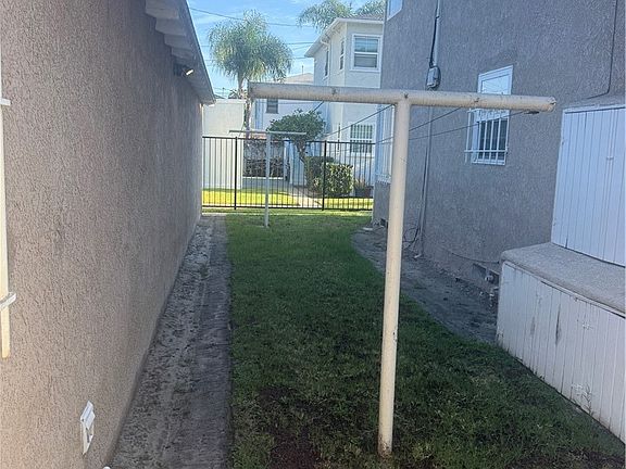 5th image of 2421 Magnolia Ave