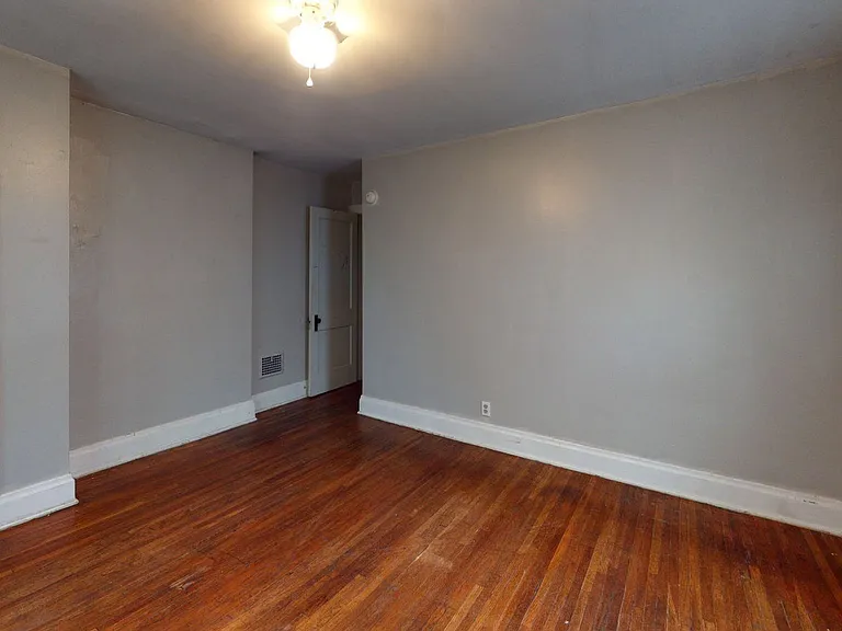 383 13th Ave — Photo 8