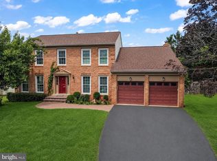 4408 Galesbury Ln, Chantilly, VA 20151