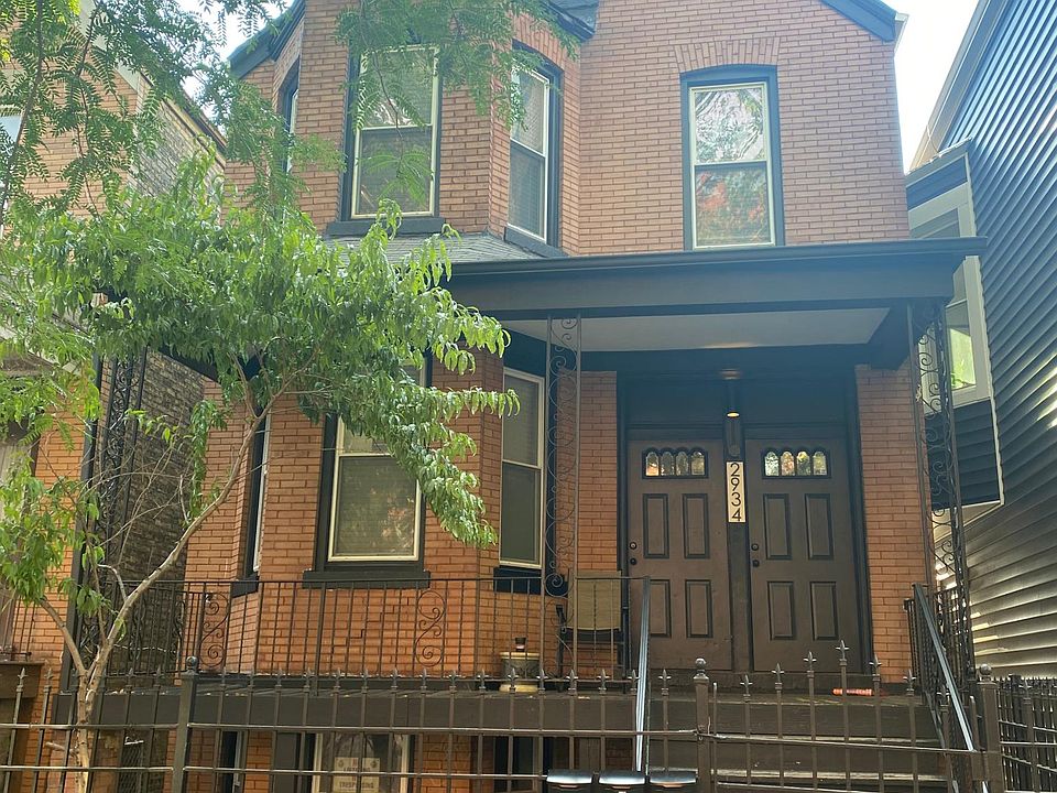 1st image of 2934 N Sawyer Ave #B