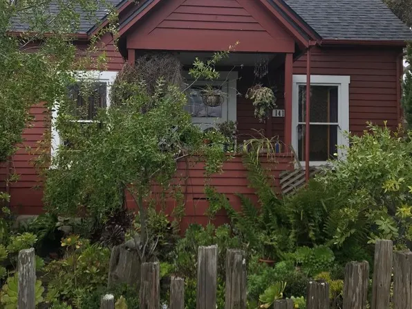 141 El Dorado St, Monterey, CA 93940
