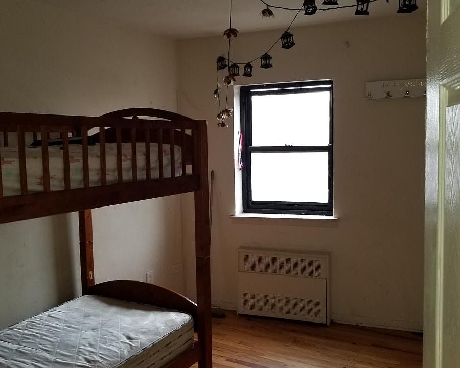 2nd image of 2875 Bainbridge Ave APT 7E