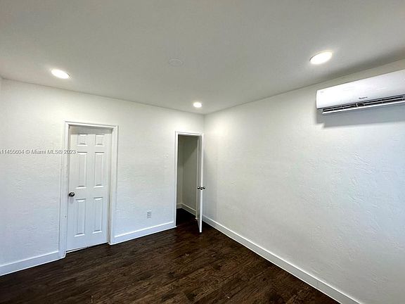 4th image of 17175 NE 19th Ave #5
