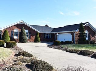 2392 Balmoral Dr, Henderson, KY 42420