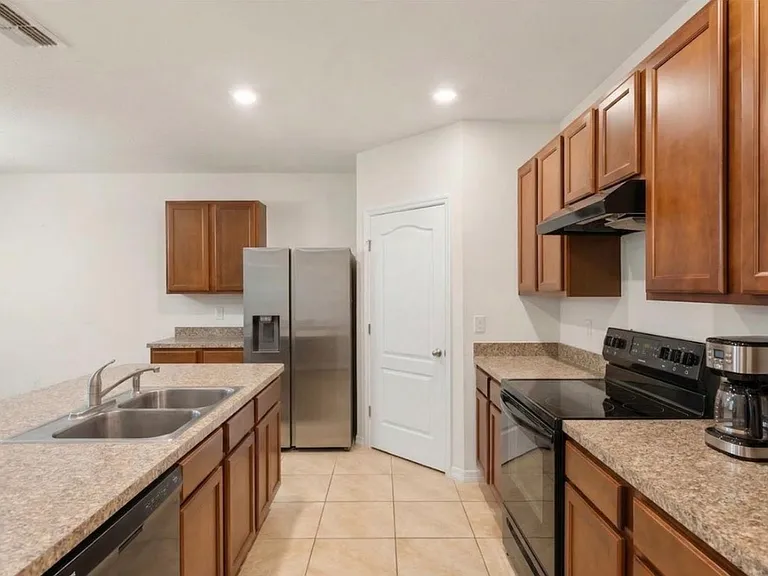 943 Summer Glen Dr — Photo 14
