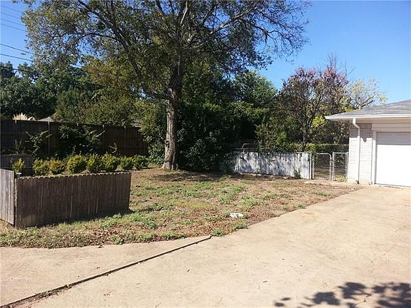 4th image of 101 & 103 La Vista Dr