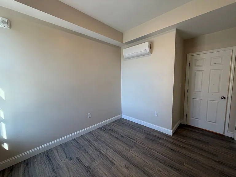 275 Broadway — Photo 10