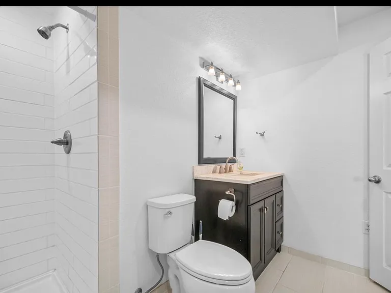 4028 Little Moon Trl — Photo 27