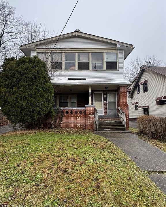 1st image of 3272 E 130th St