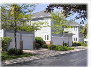 21 Mashie Ct, Woodridge, IL 60517