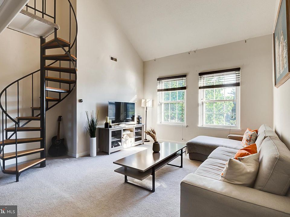 Main level living area