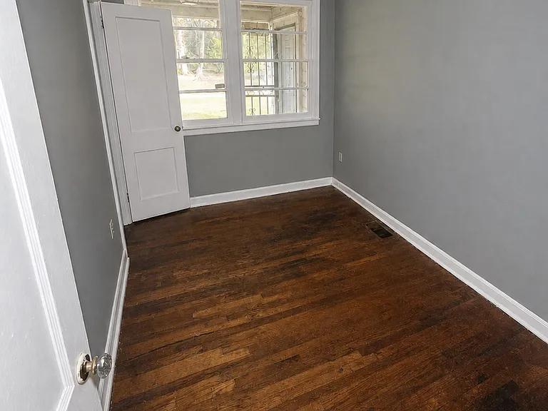 4673 Churchill Dr — Photo 9