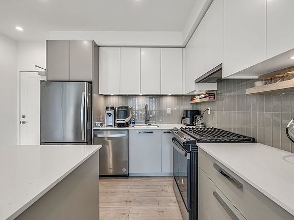 4th image of 13788 76th Ave #325
