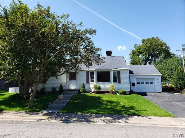 2 Medford Pl, New Hartford, NY 13413