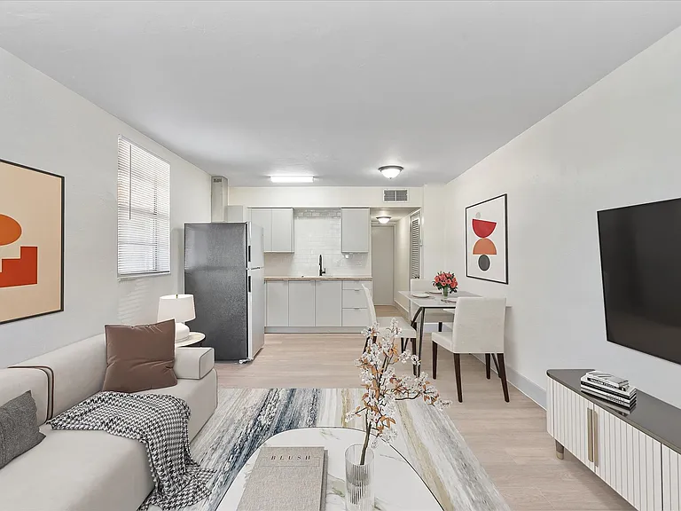 1715 N 16th Ave #115 — Photo 8