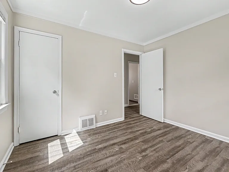 505 Minerva Ave — Photo 12
