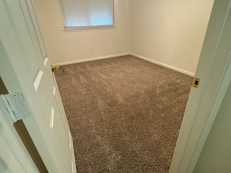 Central North Apartments — Photo 7