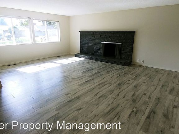 3rd image of 6525 Steilacoom Blvd SW Unit Main
