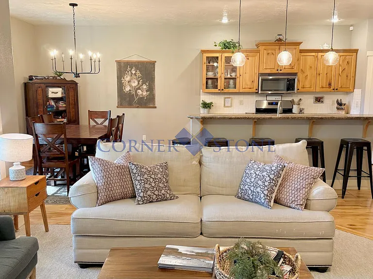 708 S Woodhaven Ave — Photo 6