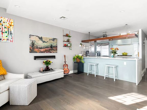 3rd image of 346 Bond St #1A