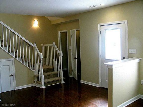 3rd image of 3508 Chesapeake Blvd