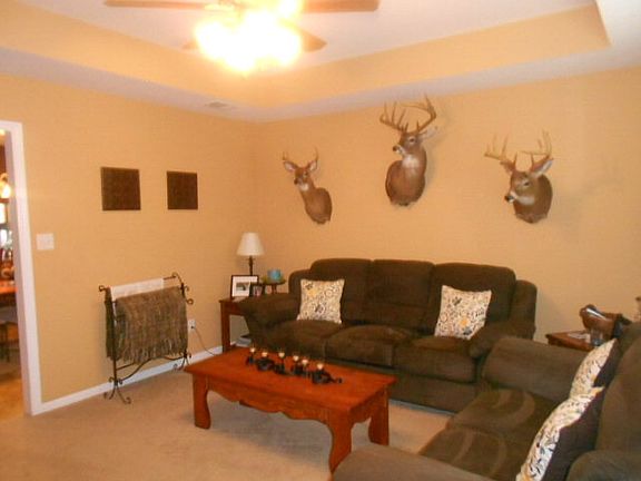 3rd image of 1443 Hesperia Cir