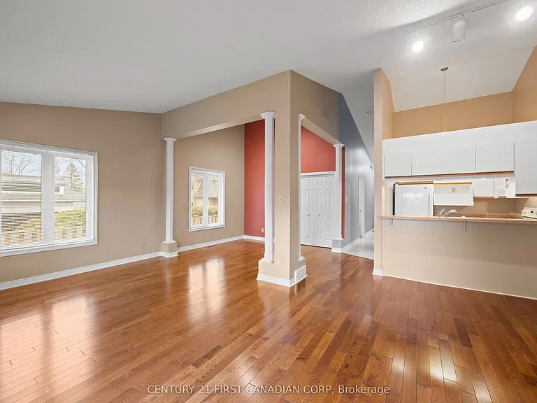 90 Ontario St S #12 — Photo 10