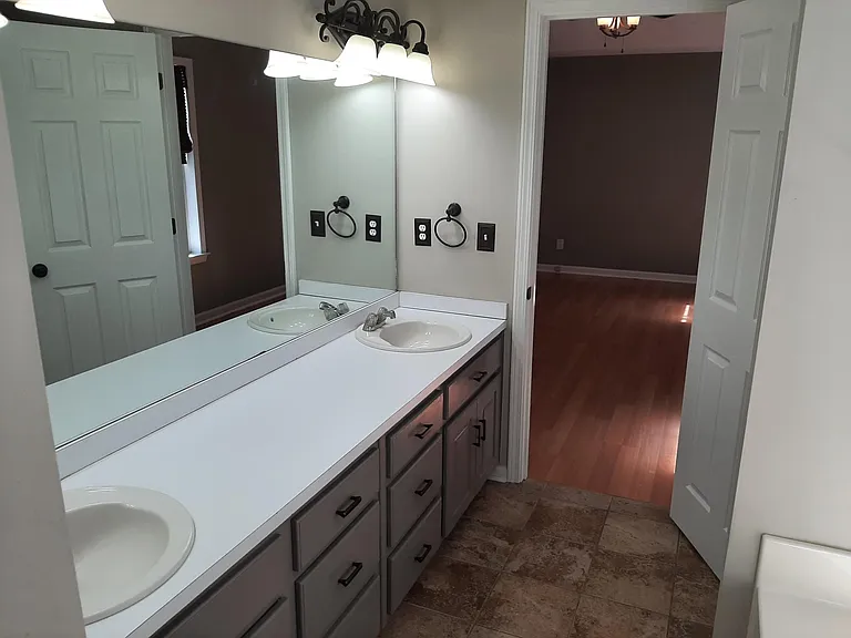 411 Hearthstone Way — Photo 12