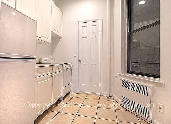 5th image of 428 E 89th St APT 2D