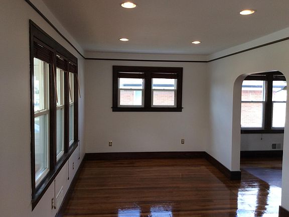 5th image of 22807 Violet St
