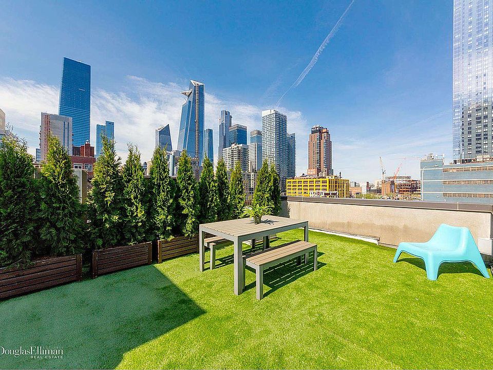 1st image of 407 W 40th St #Phb