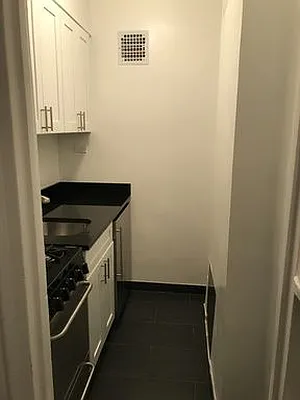 Rented by Carlyle Property Management | media 16